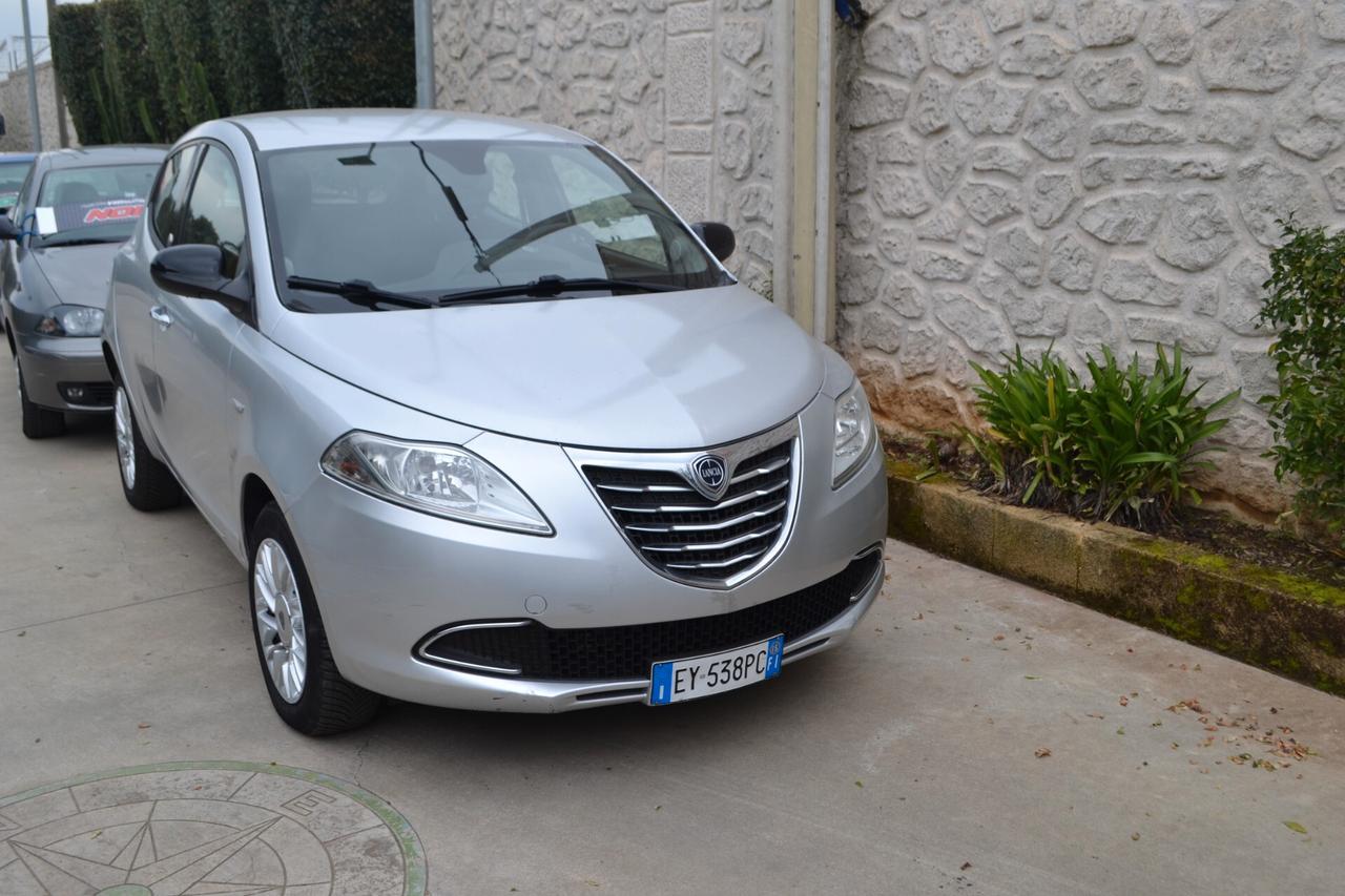 Lancia Ypsilon 0.9 TwinAir 85 CV 5 porte Metano Ecochic Elle