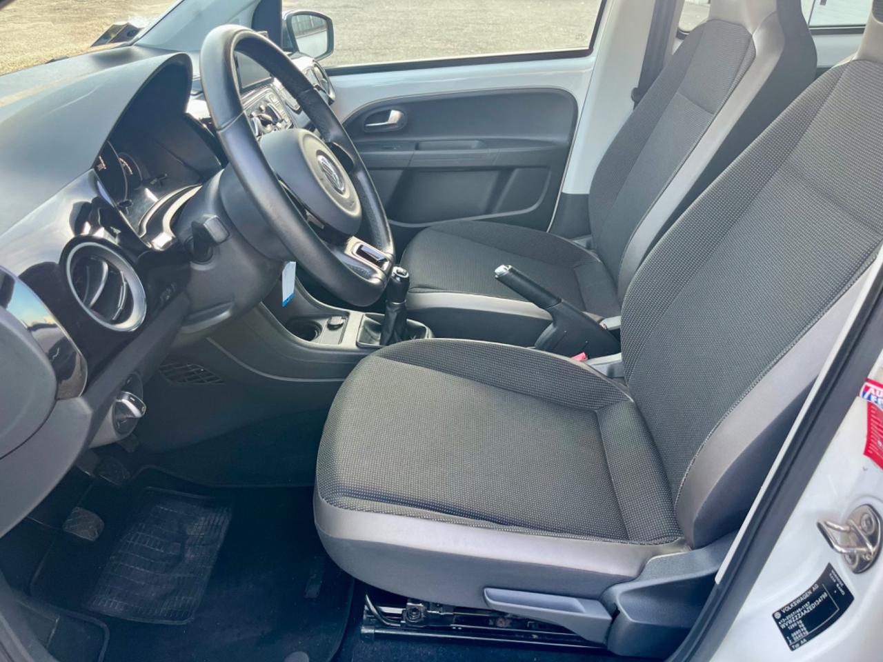 VW Up 1.0benz 2014 144.000km perfetta per neopatentati