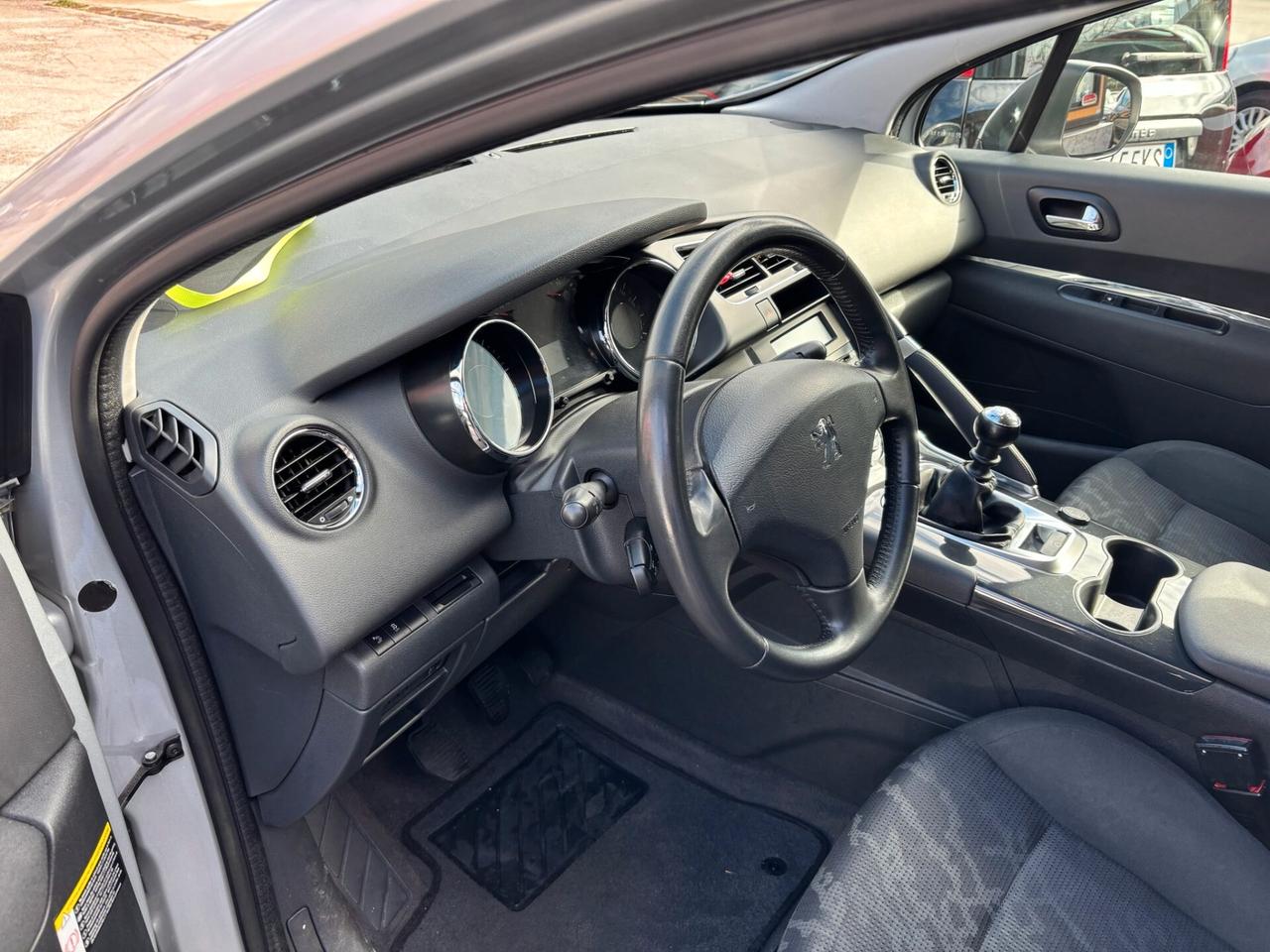 Peugeot 3008 1.6 HDi 115CV Active