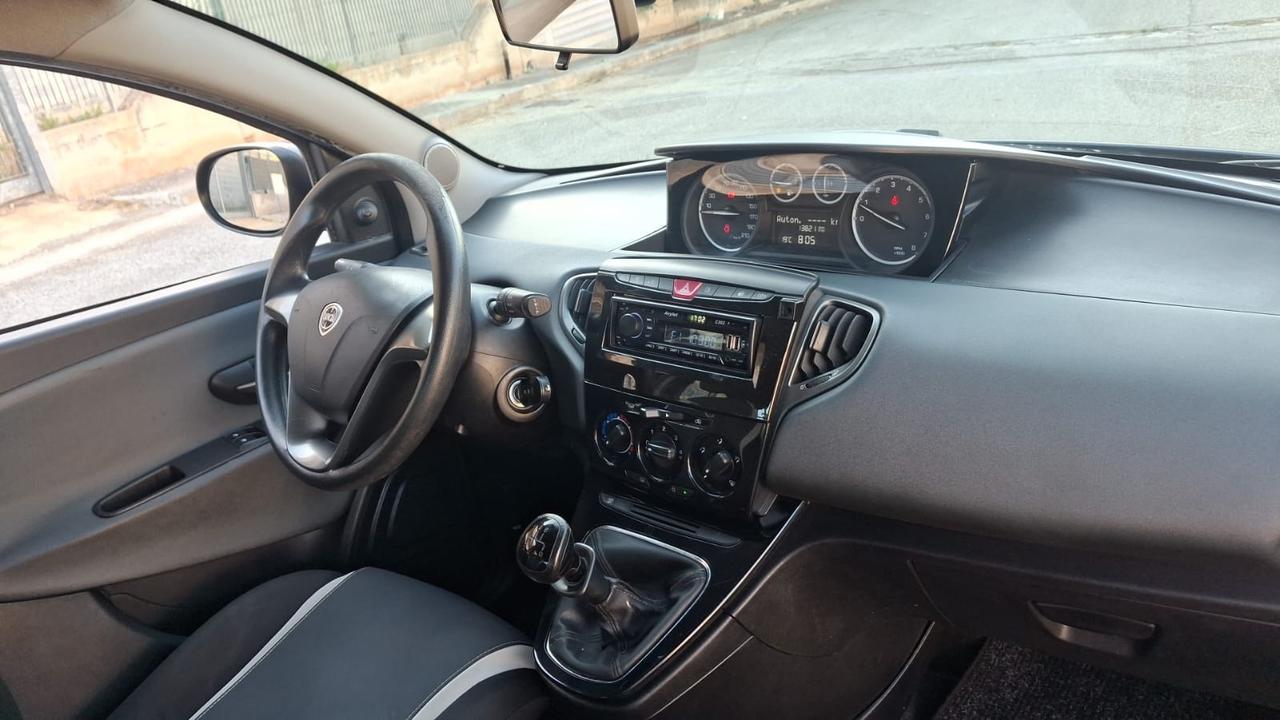 Lancia Ypsilon 1.2 69 CV 5 porte S&S Elefantino