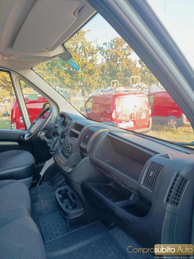 PEUGEOT Boxer 330 2.2 BlueHDi 120 S&S PC-TM Furgone