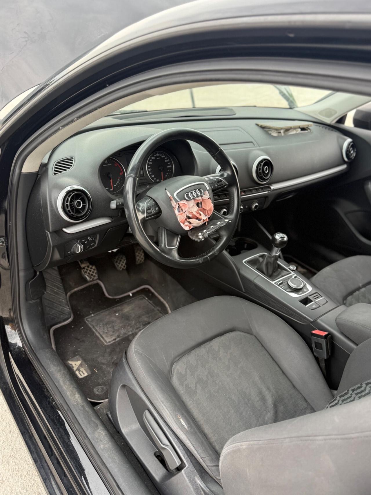 Audi A3 1.6 TDi EURO6B incidentata/sinistrata