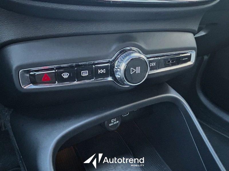 Volvo XC40 B3 163+14 CV Automatico LED Core
