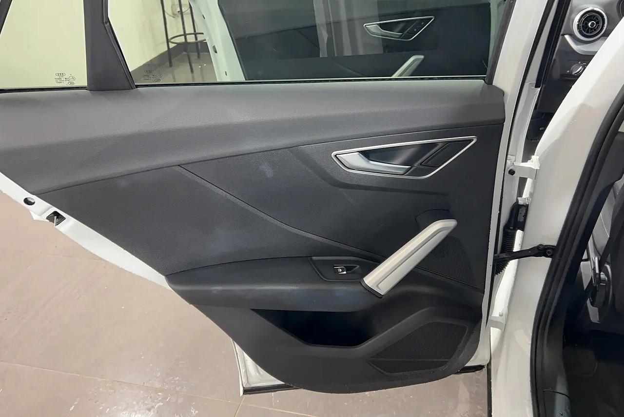 Audi Q2 30 TFSI Business