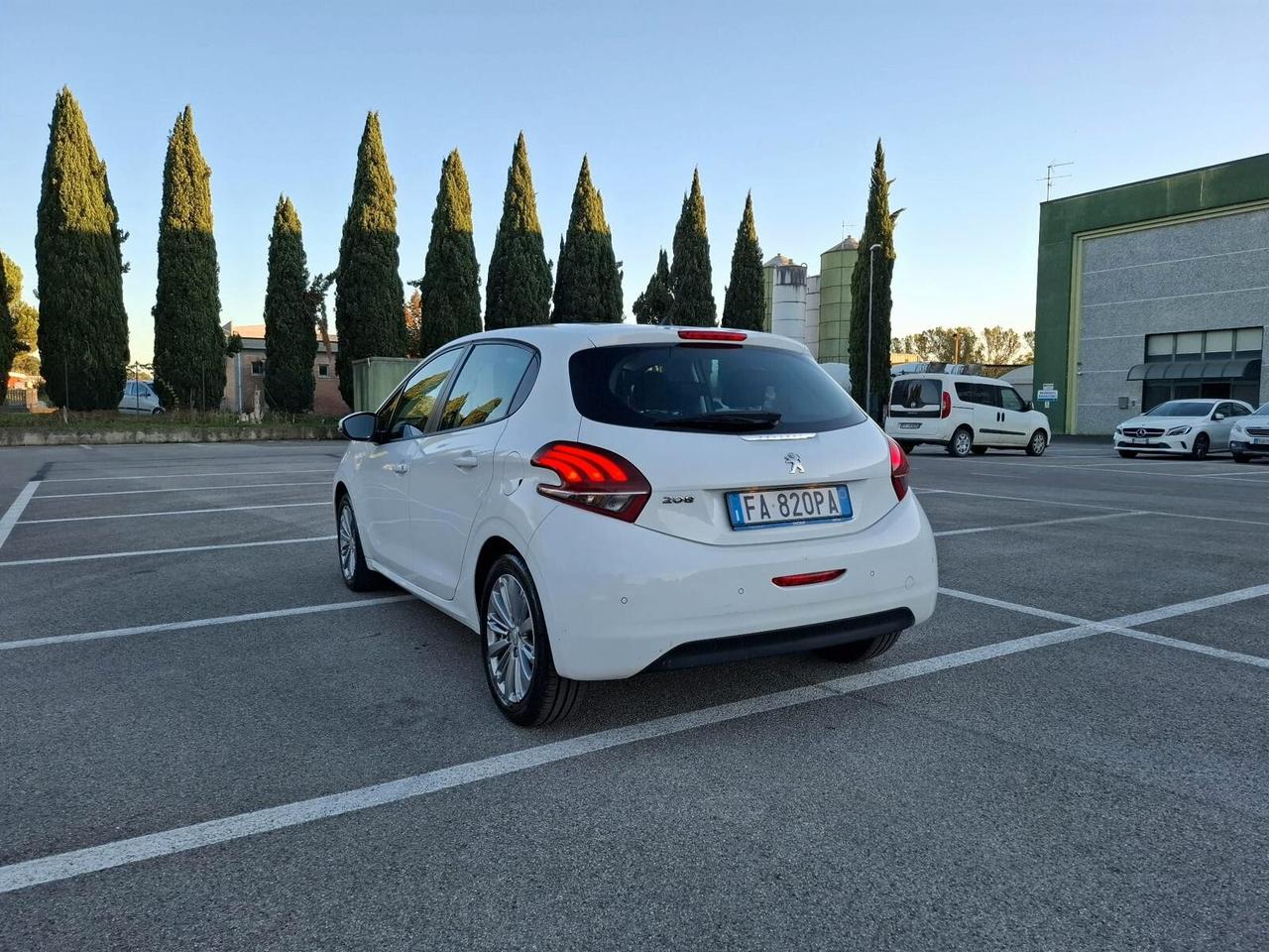 Peugeot 208 PureTech 82 5 porte Allure