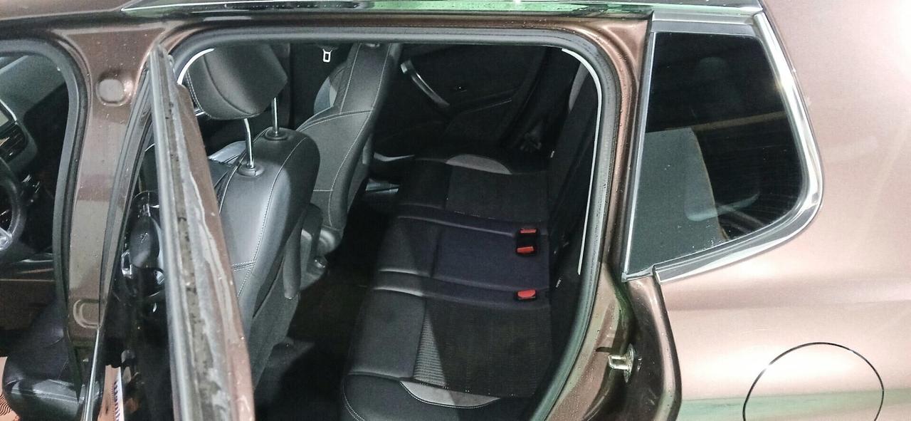 PEUGEOT 2008 1.6 E-HDI 92 cv allure