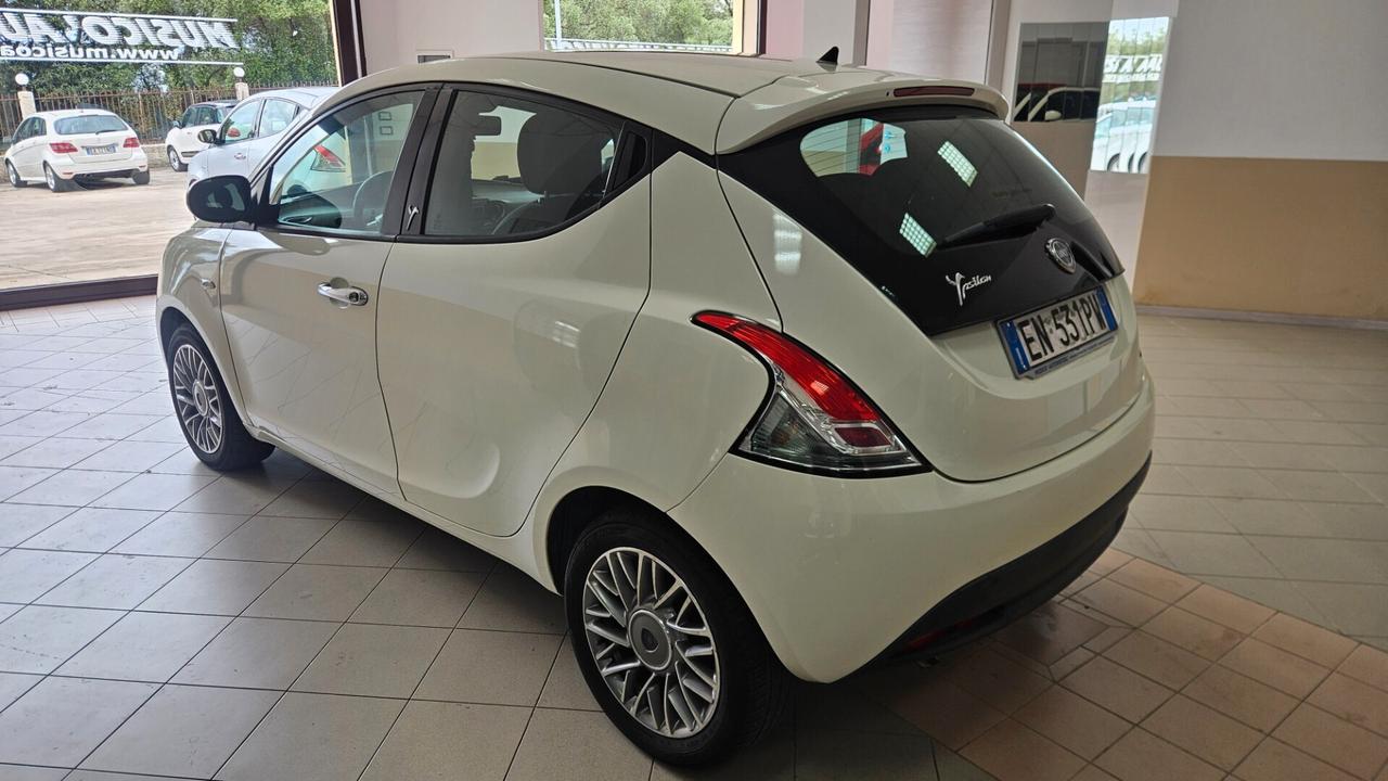 Lancia Ypsilon 1.2 69 CV 5 porte S&S Platinum