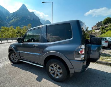 Mitsubishi Pajero 3.2 DI-D 16V aut. 3p. Instyle DPF