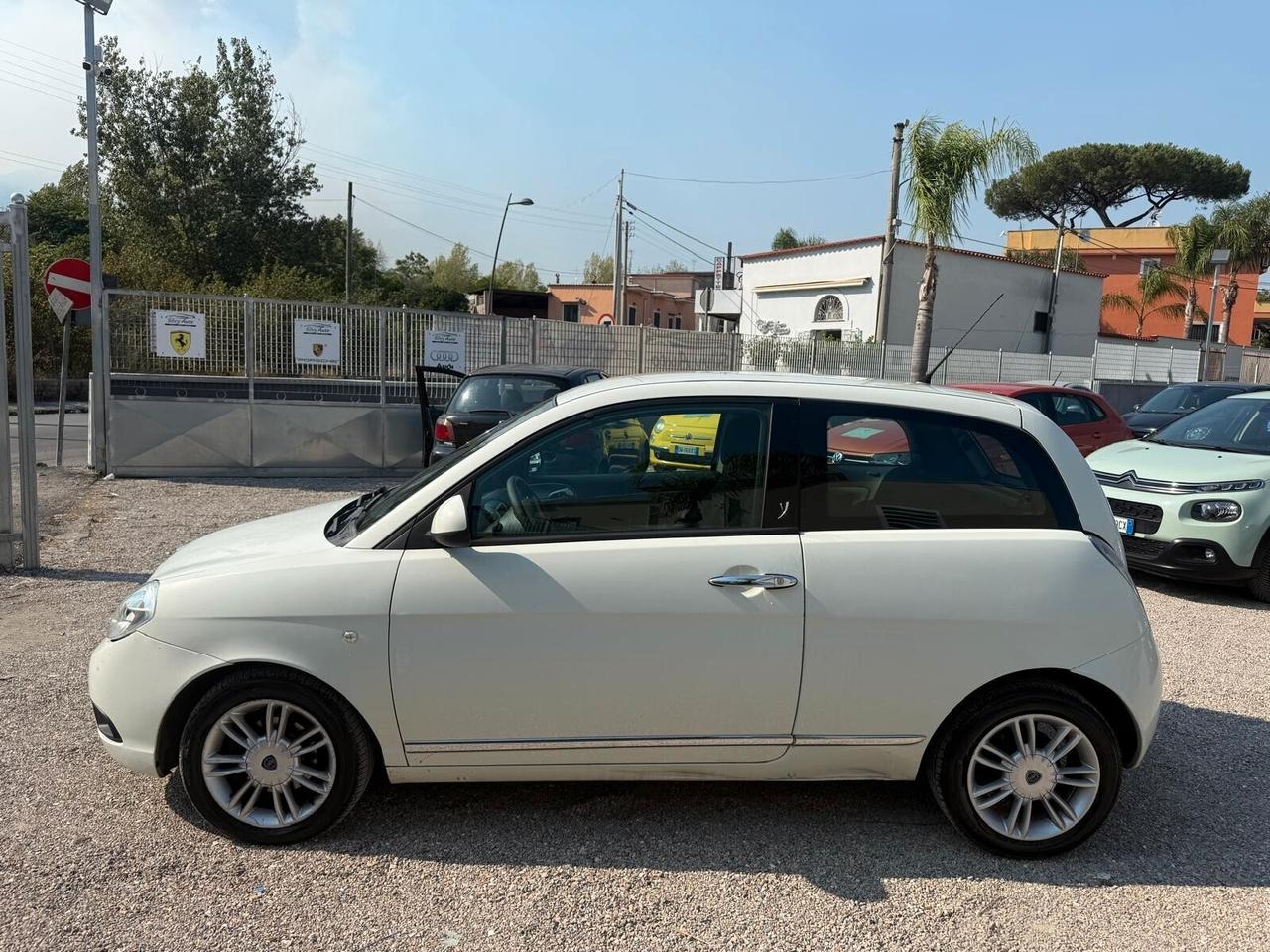 Lancia Ypsilon 1.3 MJT 75 CV E-Collection