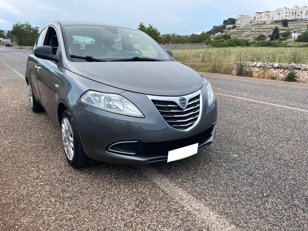Lancia Ypsilon 1.2 69 CV 5 porte S&S Gold finanziabile