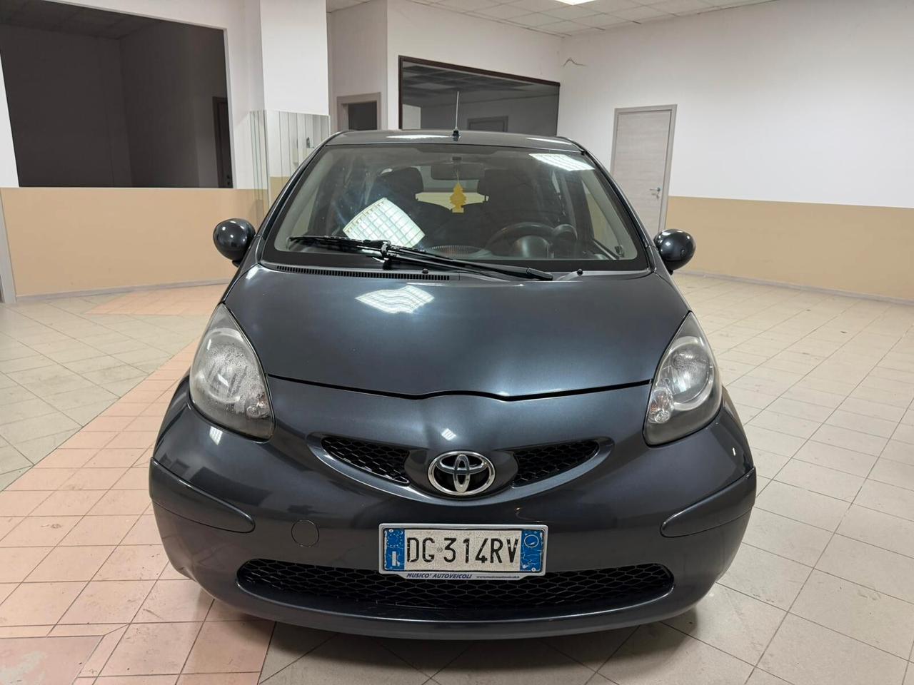 Toyota Aygo 1.0 12V VVT-i 5 porte Sol