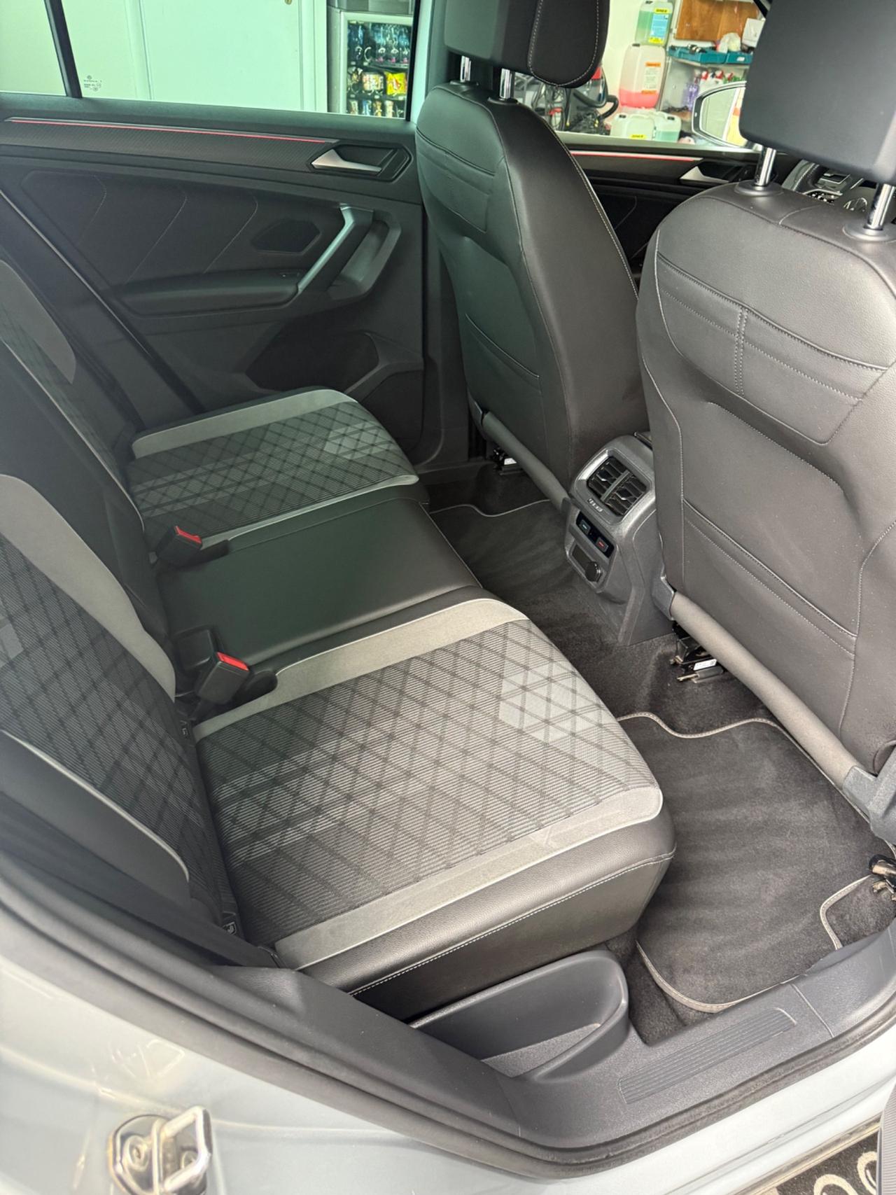 Volkswagen Tiguan 2.0 TDI 150 CV SCR DSG 4MOTION R-Line