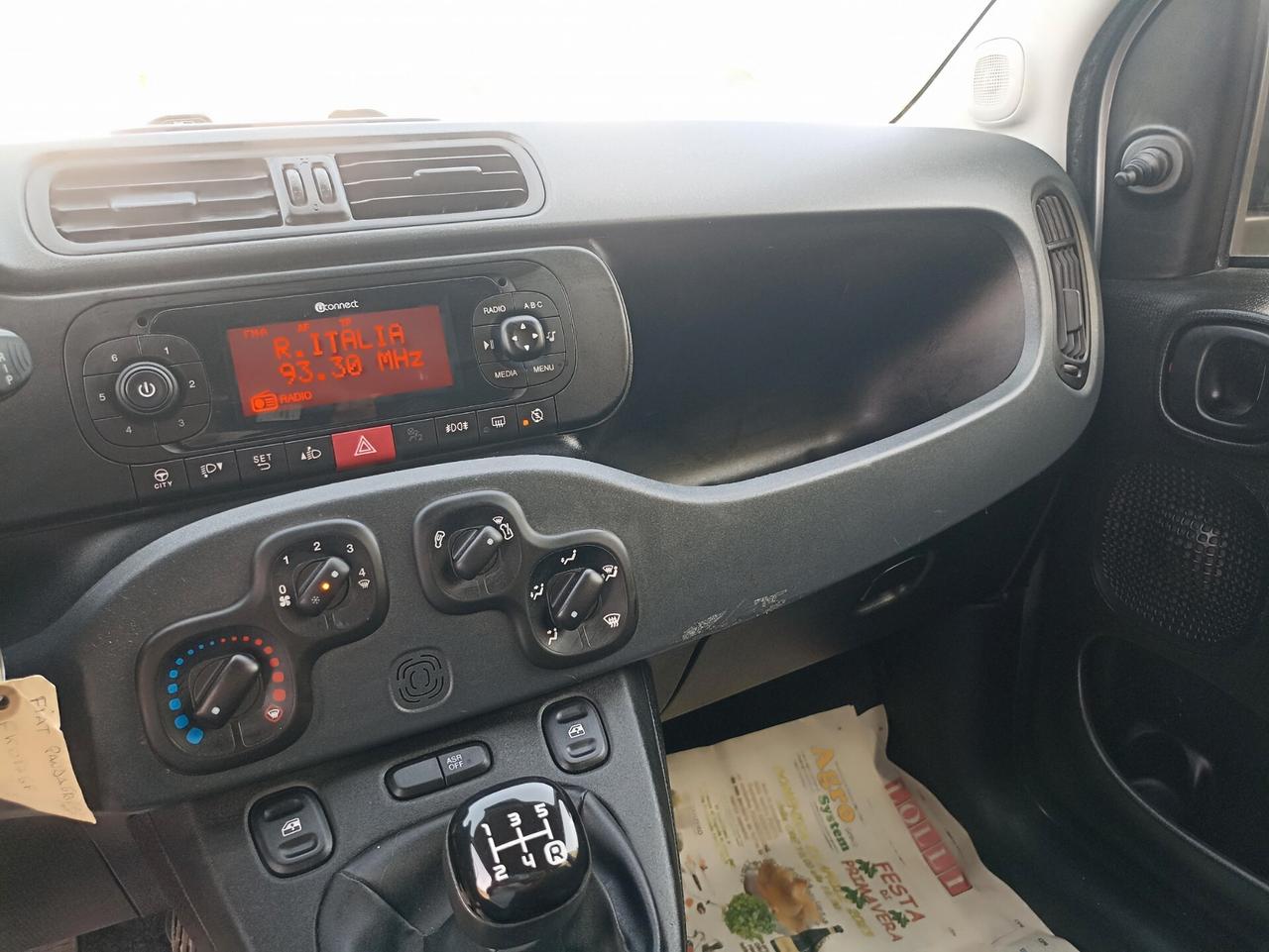 FIAT. NEW PANDA LOUNGE 1.3 DIESEL COMANDI AL VOLANTE
