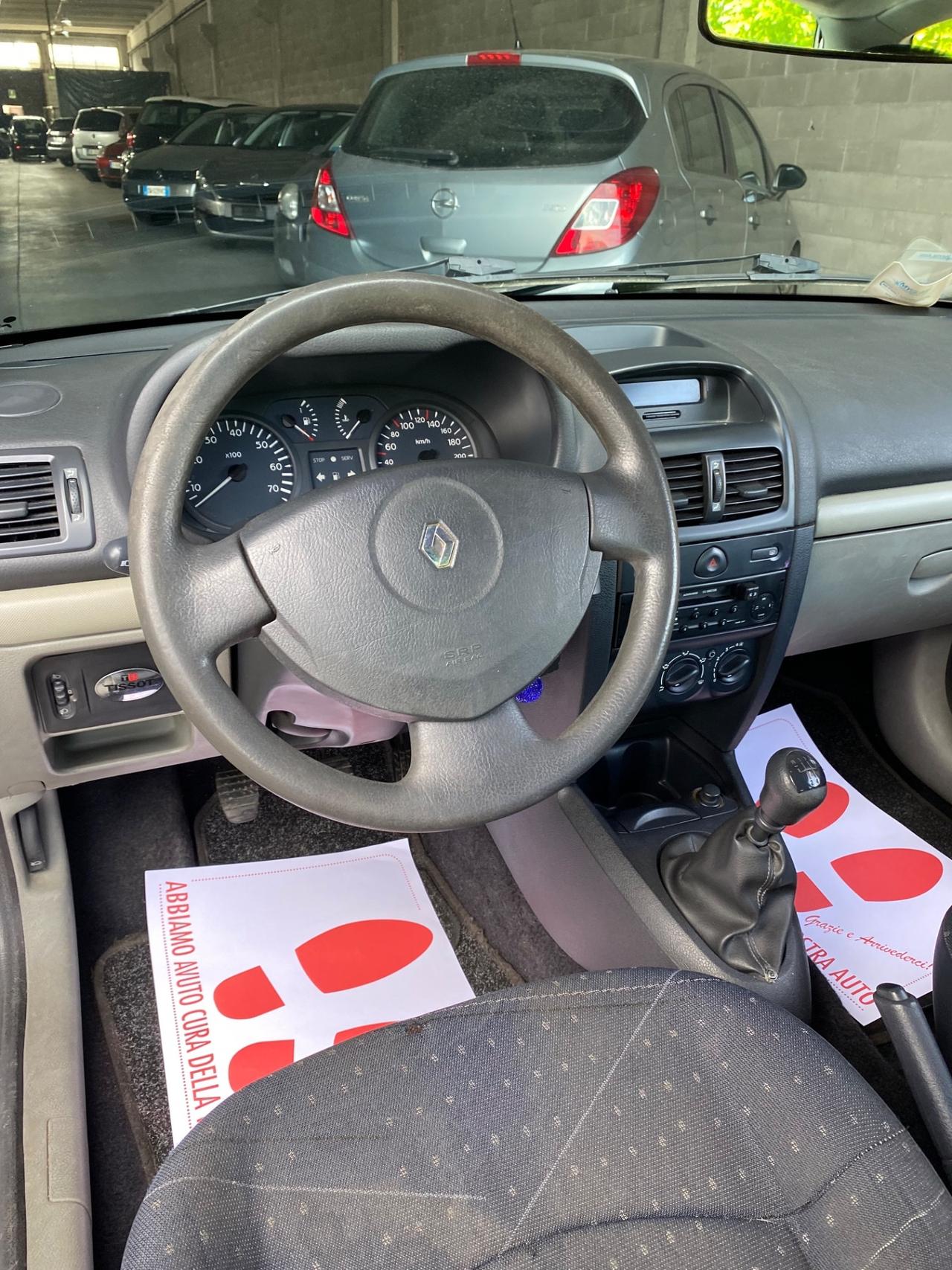 Renault Clio 1.2 16V 3 porte Neopatentati