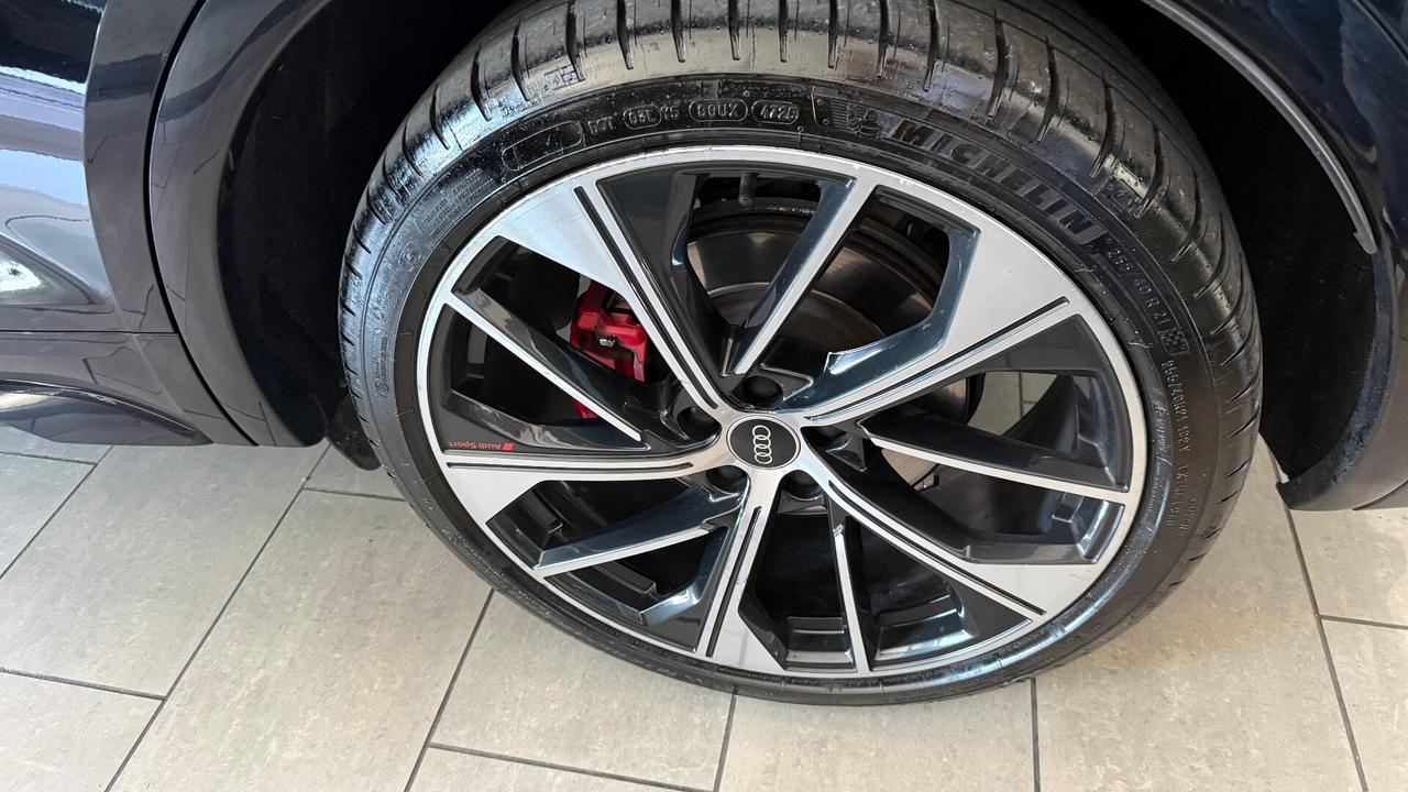 AUDI SQ5 SPORTBACK TETTO IDENTITY BLACK