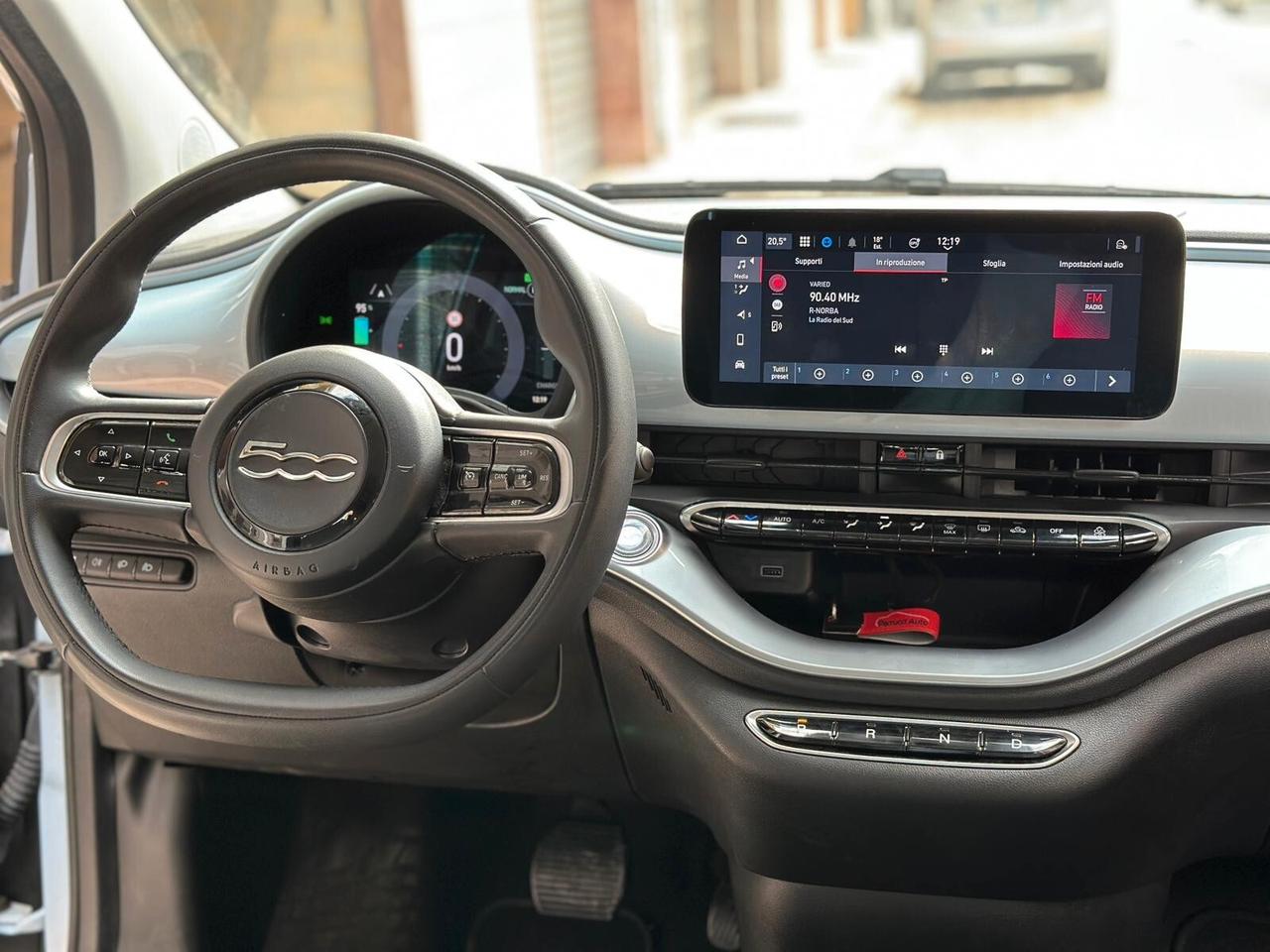 Fiat 500e Berlina 43 kWh La Prima