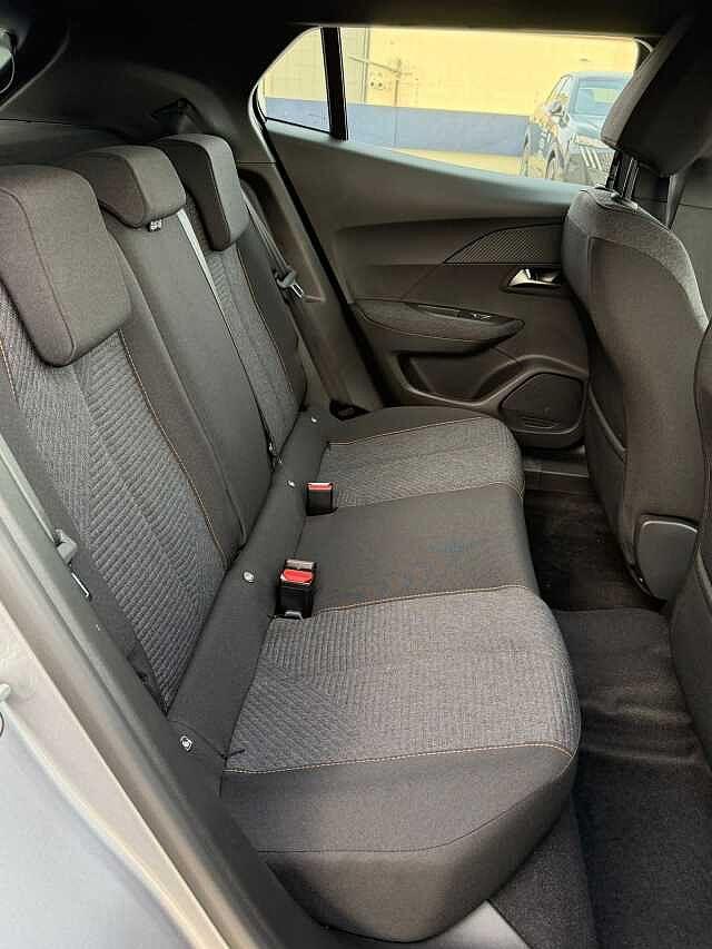 Peugeot 2008 Hybrid 136 e-DCS6 Style