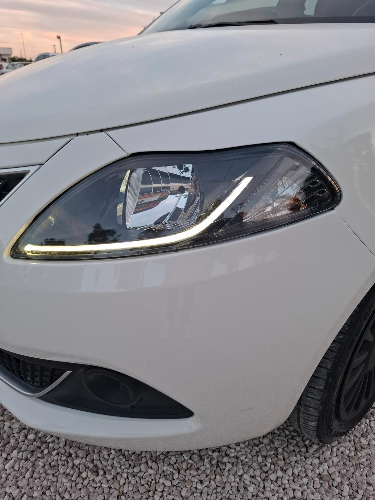 Ypsilon 1.0 5 porte S&S Hybrid Gold *LED-CLIMA*