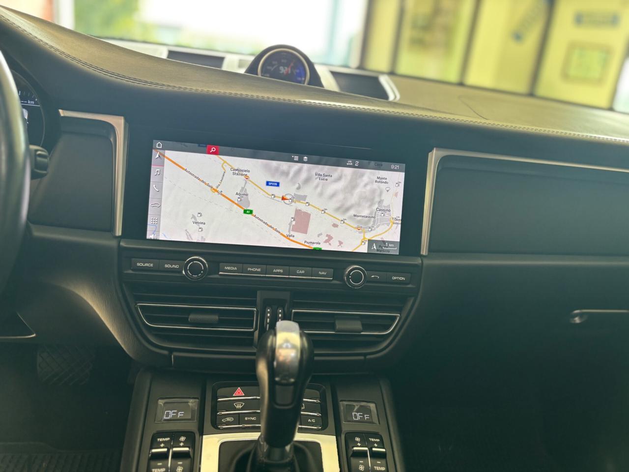 Porsche Macan 2.0 245 cv matrix-navi-tetto-pelle permute finanziamenti