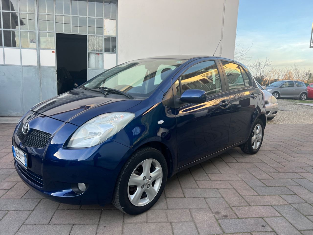 Toyota Yaris 1.0 5 porte Sol