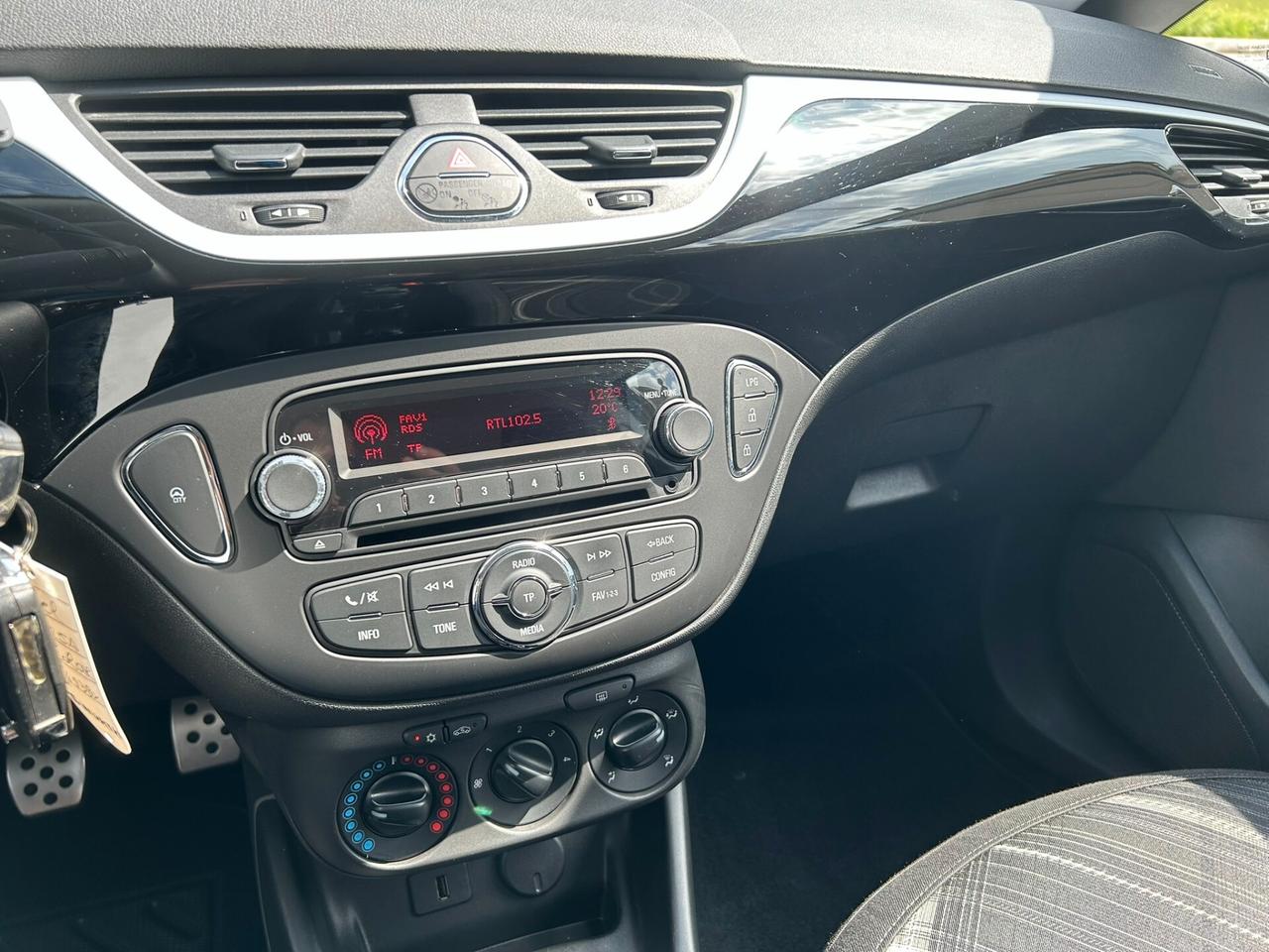 OPEL CORSA 1.4 GPL 90CV - OK NEOPATENTATI