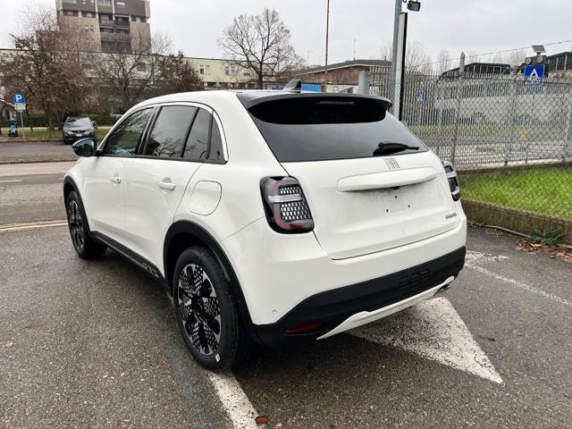 FIAT 600 Hybrid 145 CV DCT MHEV La Prima kM 0