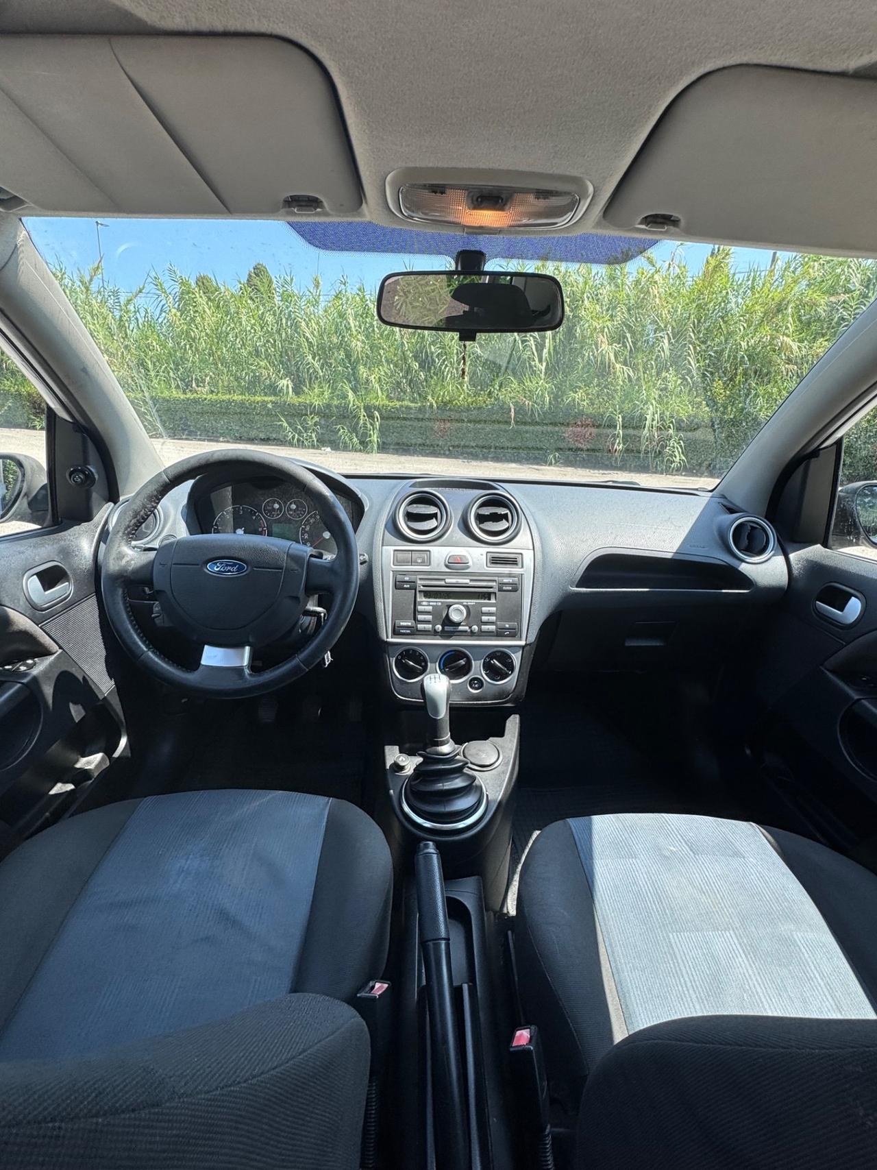 Ford Fiesta 1.4 TDCi 5p