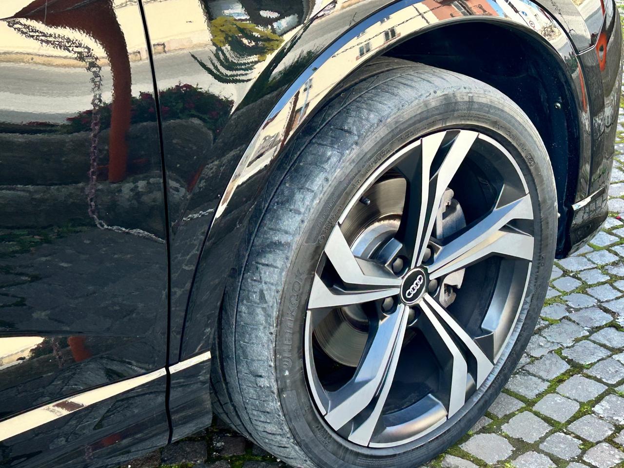 Audi Q3 40 TFSI quattro S tronic S line edition