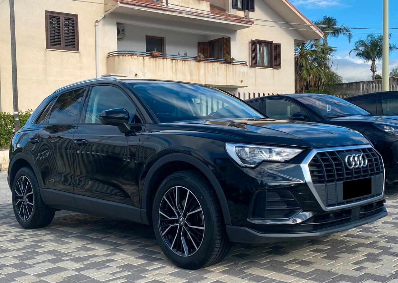 Audi Q3 Business 2.0 TDI 150CV s-tronic 35