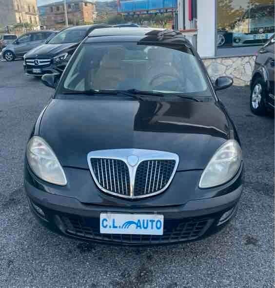 Lancia Ypsilon 1.3 MJT 75 CV Platino