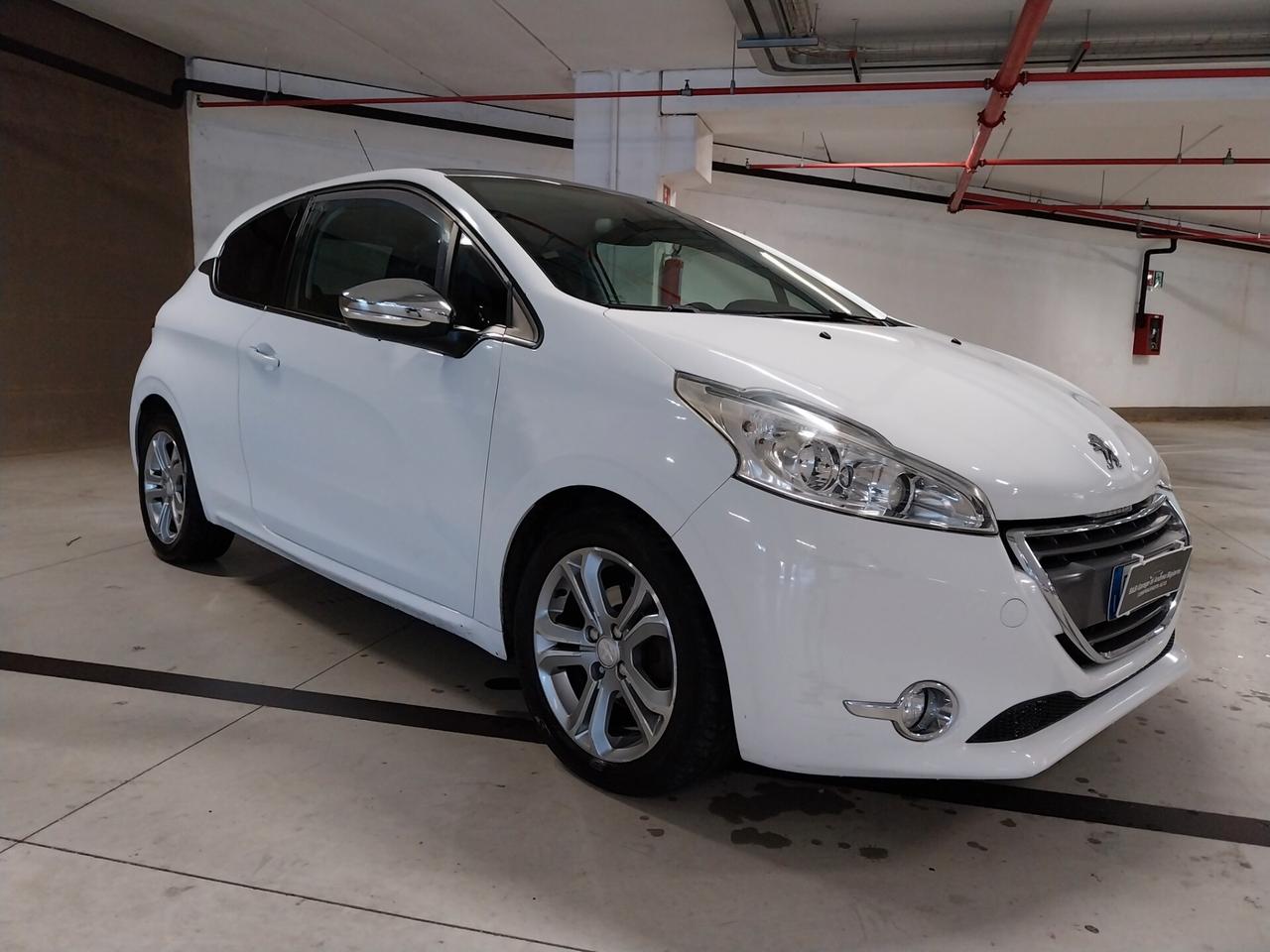 Peugeot 208 1.6 e-HDi 92 CV 3 porte Allure - ok neopatentati