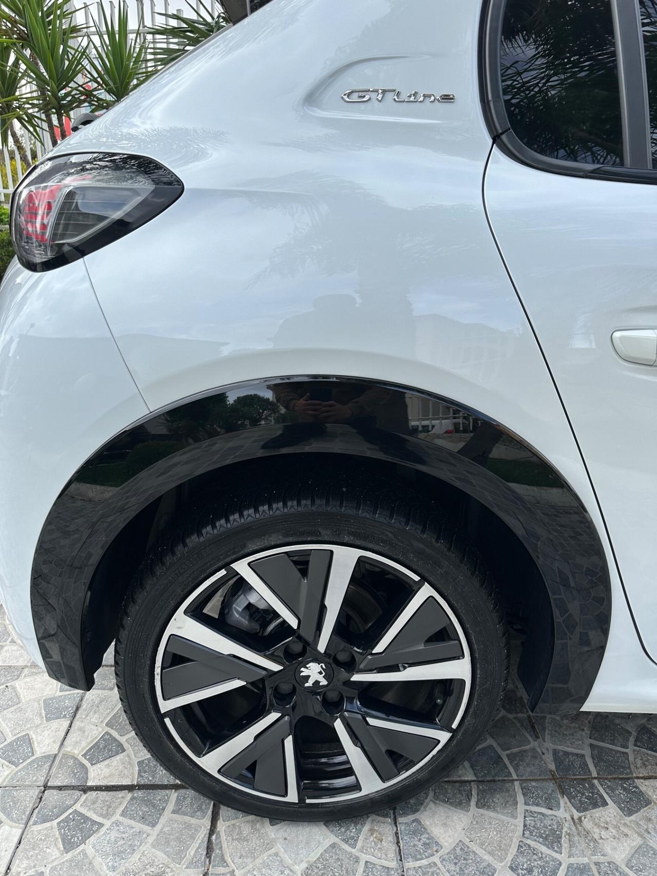 Peugeot 208 PureTech 100 Stop&Start EAT8 5 porte GT Line