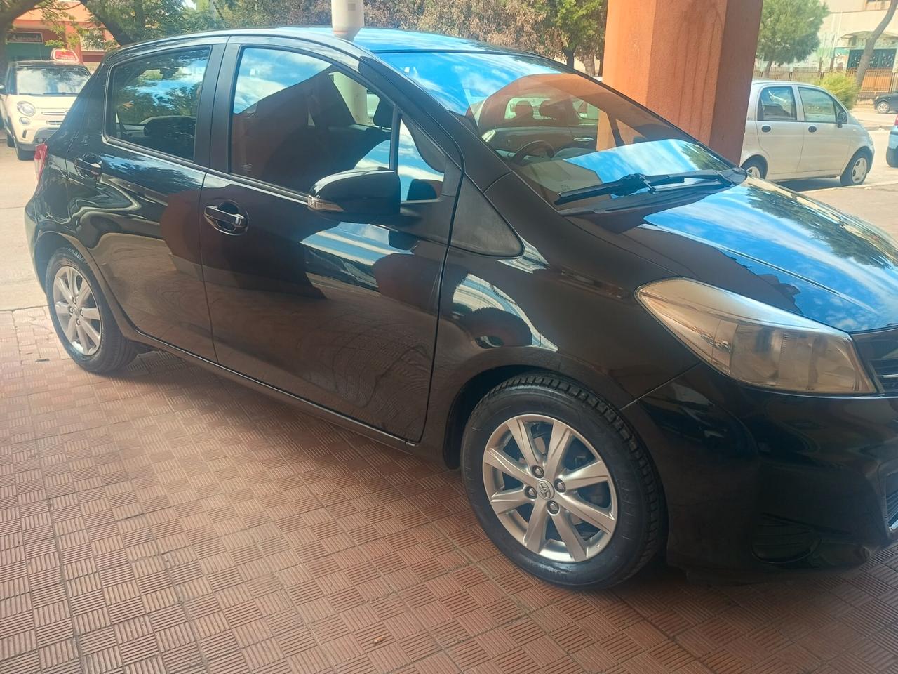 Toyota Yaris 1.4 D-4D 5 porte Lounge