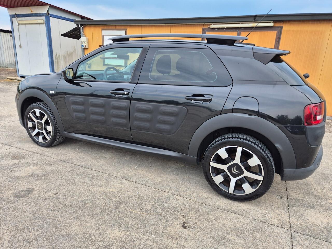 Citroen C4 Cactus BlueHDi 100 Shine