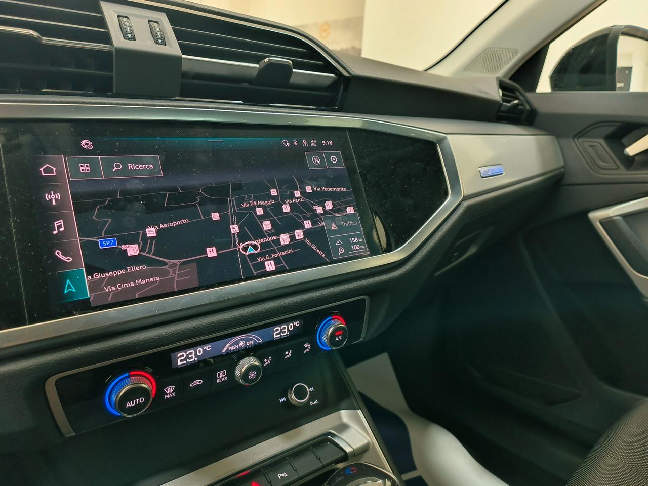 Audi Q3 35 TDI S tronic Business