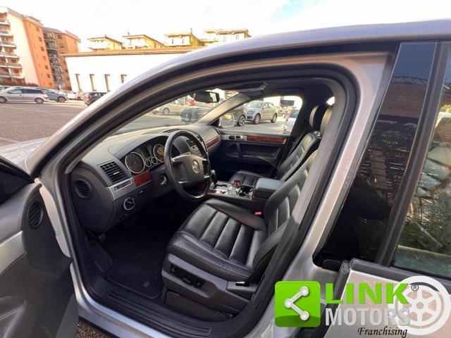 VOLKSWAGEN Touareg 3.2 V6 tiptronic