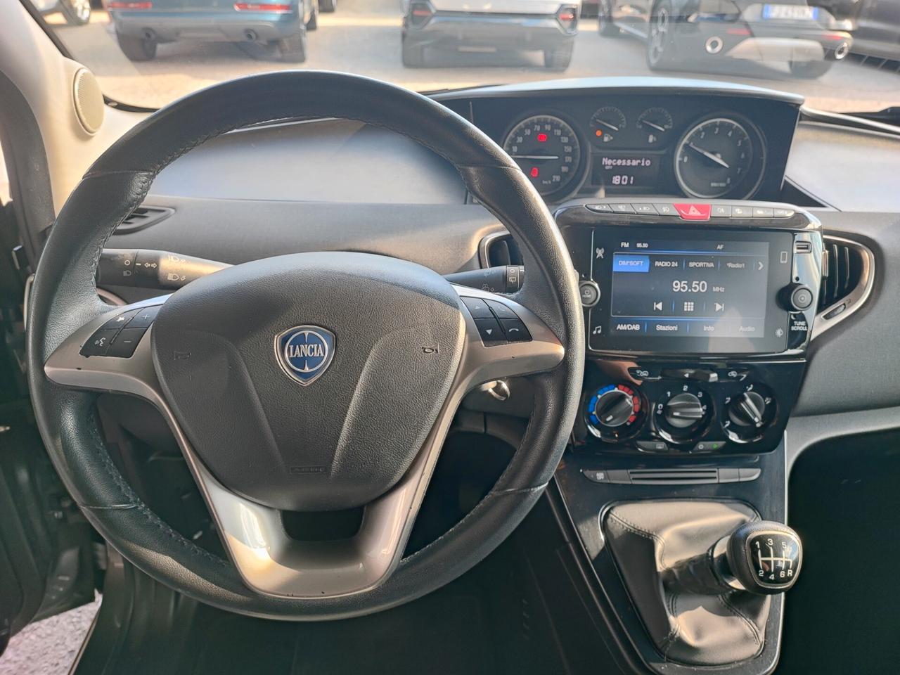 Lancia Ypsilon 1.0 FireFly 5 porte S&S Hybrid Ecochic UnYca