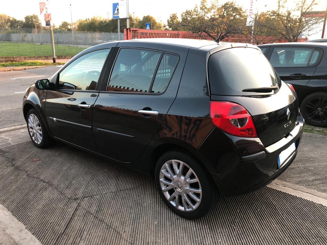 Renault Clio 1.2 16V 5 porte Le Iene