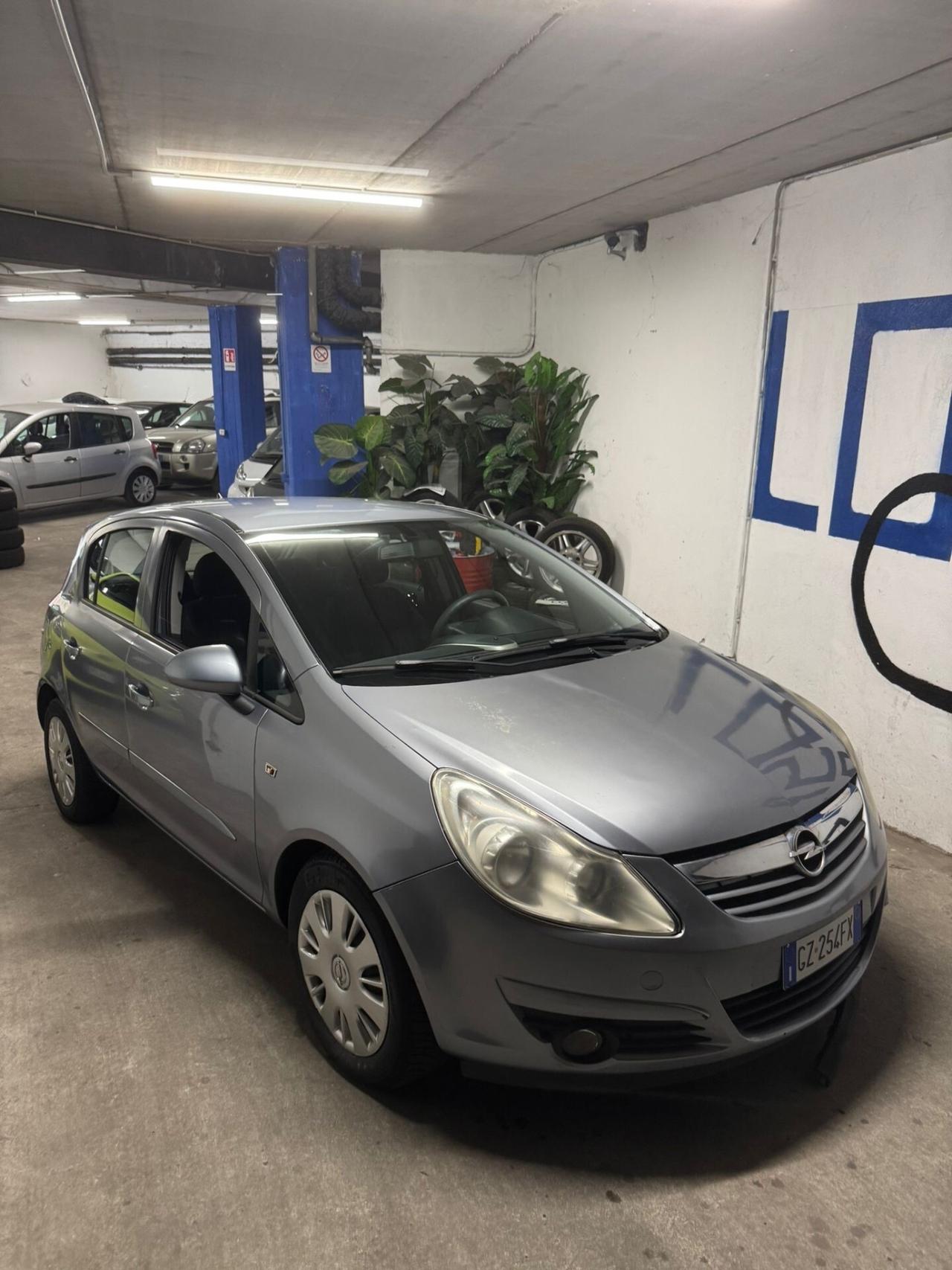 Opel Corsa 1.2 5 porte Cosmo