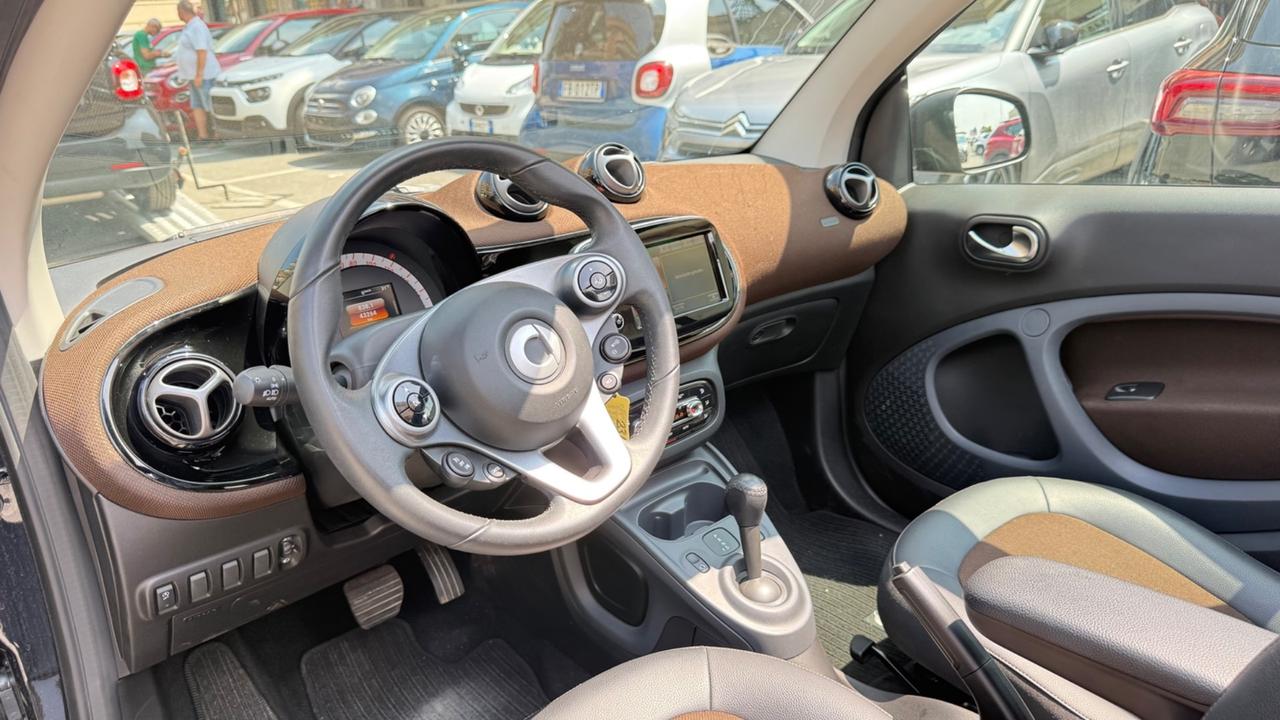Smart ForTwo 90 0.9 T twinamic cabrio Perfect LED PELLE KAMERA PDC BLUETOOTH