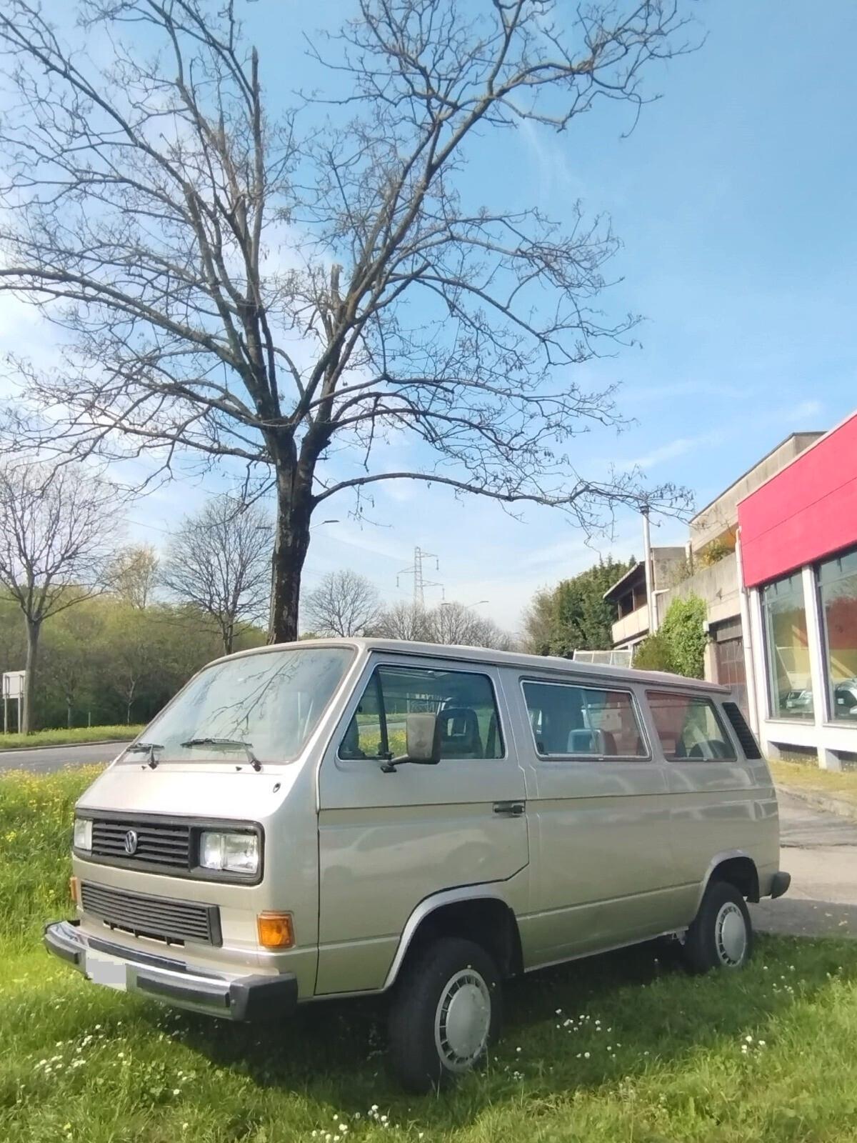 Volkswagen Caravelle SYNCRO 1.9 GL Benzina 8 posti