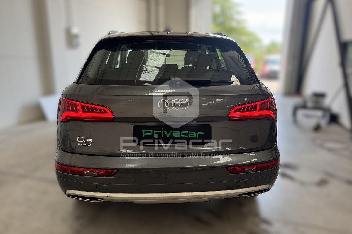 AUDI Q5 40 TDI quattro S tronic Business Design