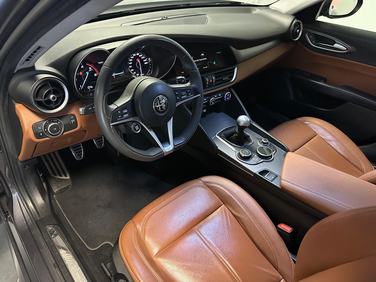 ALFA ROMEO GIULIA 2.2 T PELLE MARRONE 180CV UNIPRO