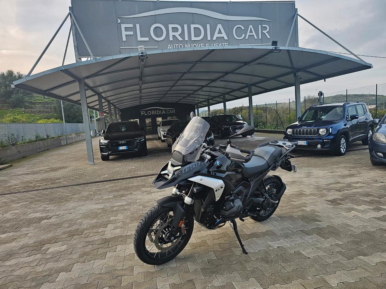 BMW R 1300 GS TRIPLE BLACK AKRAPOVIC 03/2024