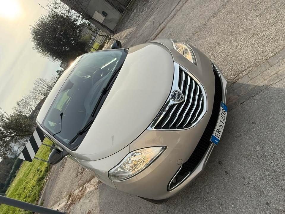 Lancia Ypsilon 0.9 TwinAir 85 CV 5 porte Metano Ecochic Gold