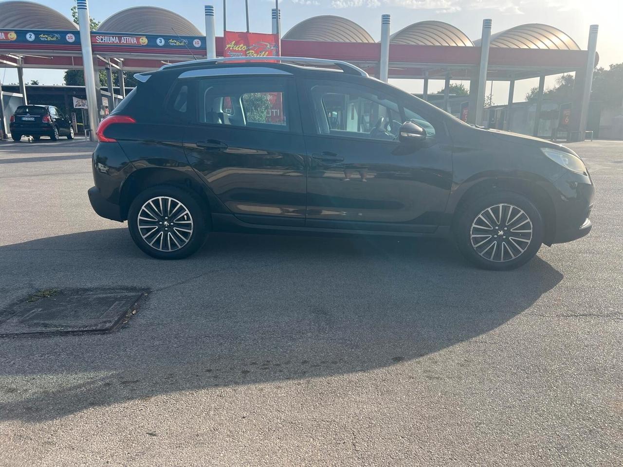 Peugeot 2008 BlueHDi 100 S&S Black Matt
