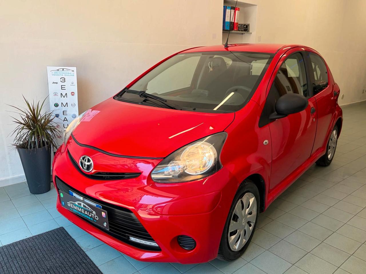 Toyota Aygo 1.0 68Cv Connect Led 12 MESI DI GARANZIA