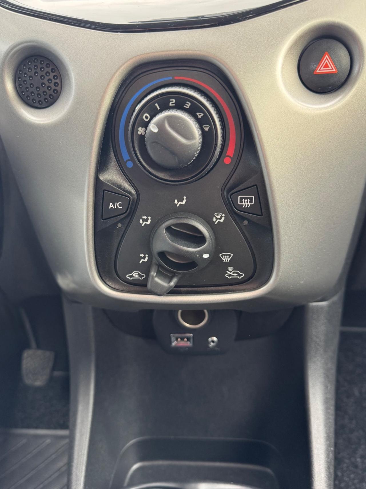 Peugeot 108 1.0 SOLO 51.000 CHILOMETRI