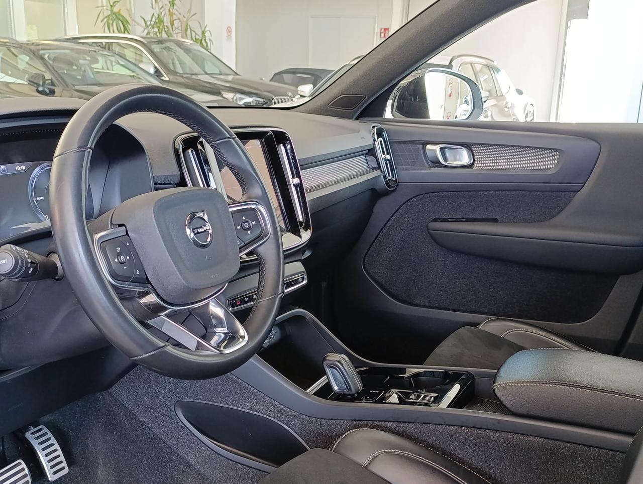 Volvo XC40 1.5 t4 phev R-design auto my21