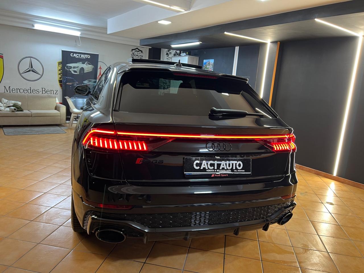Audi Q8 RS TFSI V8 quattro tiptronic